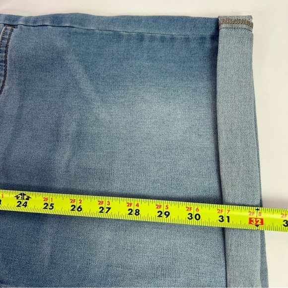 NWT MAURICES Women’s Blue Jean Shortalls Sz Medium Adjustable Waist/Buckle/strap - Picture 13 of 14